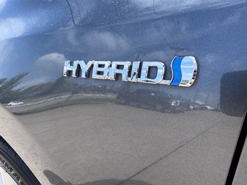 Used 2013 Toyota Prius V Five FWD image 5
