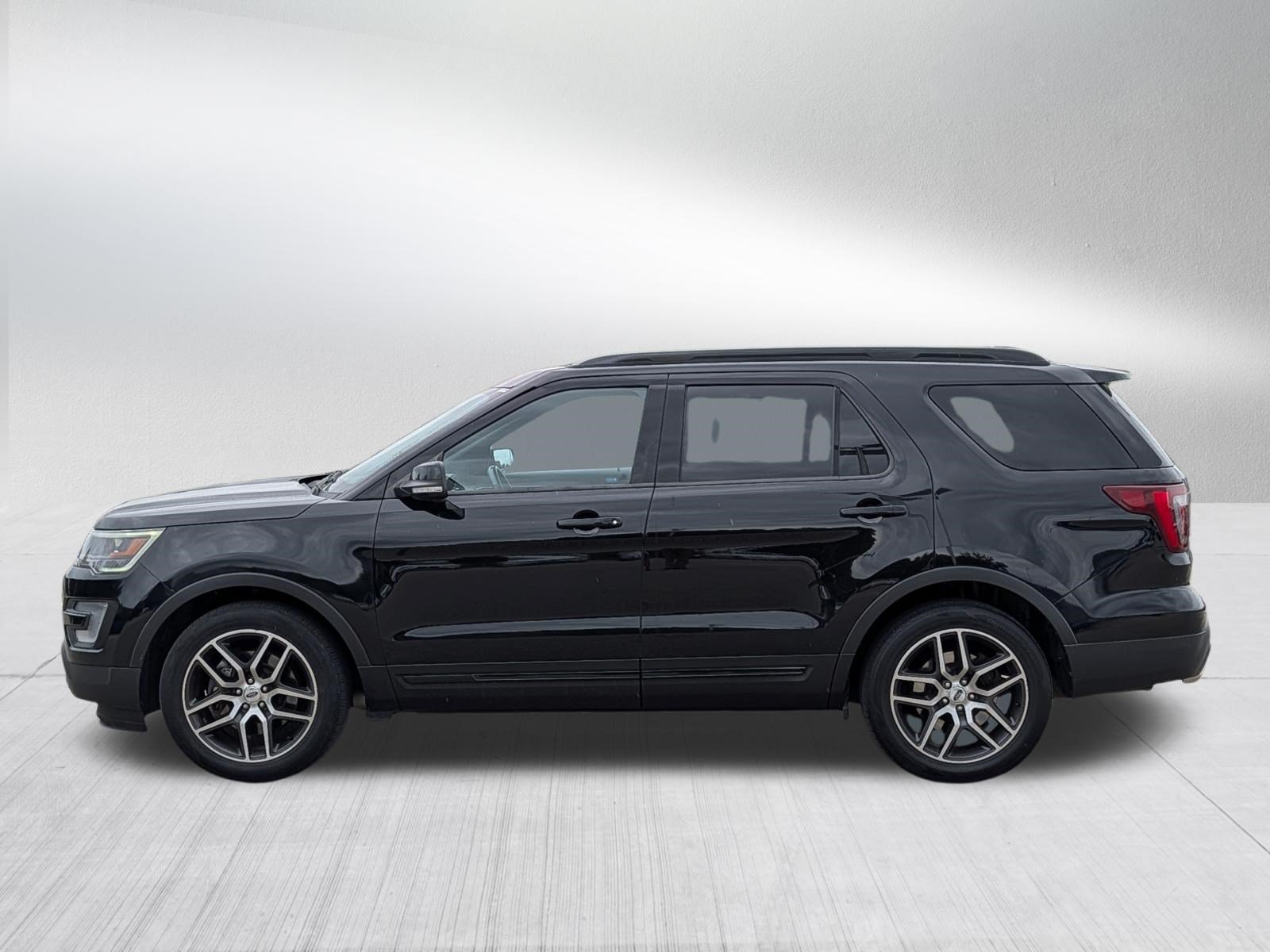 Used 2017 Ford Explorer Sport w/ Equipment Group 401A AWD/4WD image 4