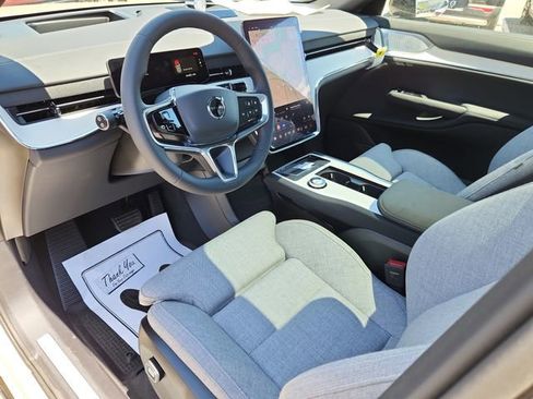 New 2025 Volvo EX90 Ultra image 9