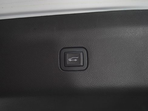 Used 2023 Buick Enclave Essence w/ Sound and Sites Package AWD/4WD image 20