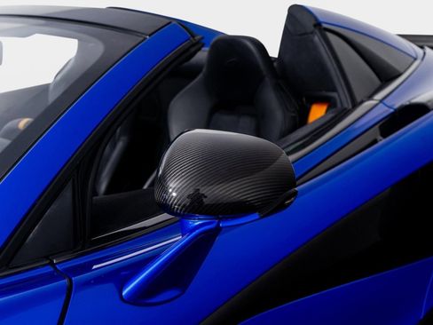 Used 2020 McLaren 600LT Spider RWD image 30