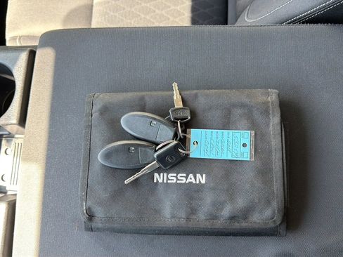 Used 2018 Nissan Titan SV RWD image 22
