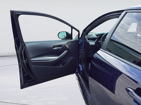 Used 2021 Toyota Corolla SE FWD image 21