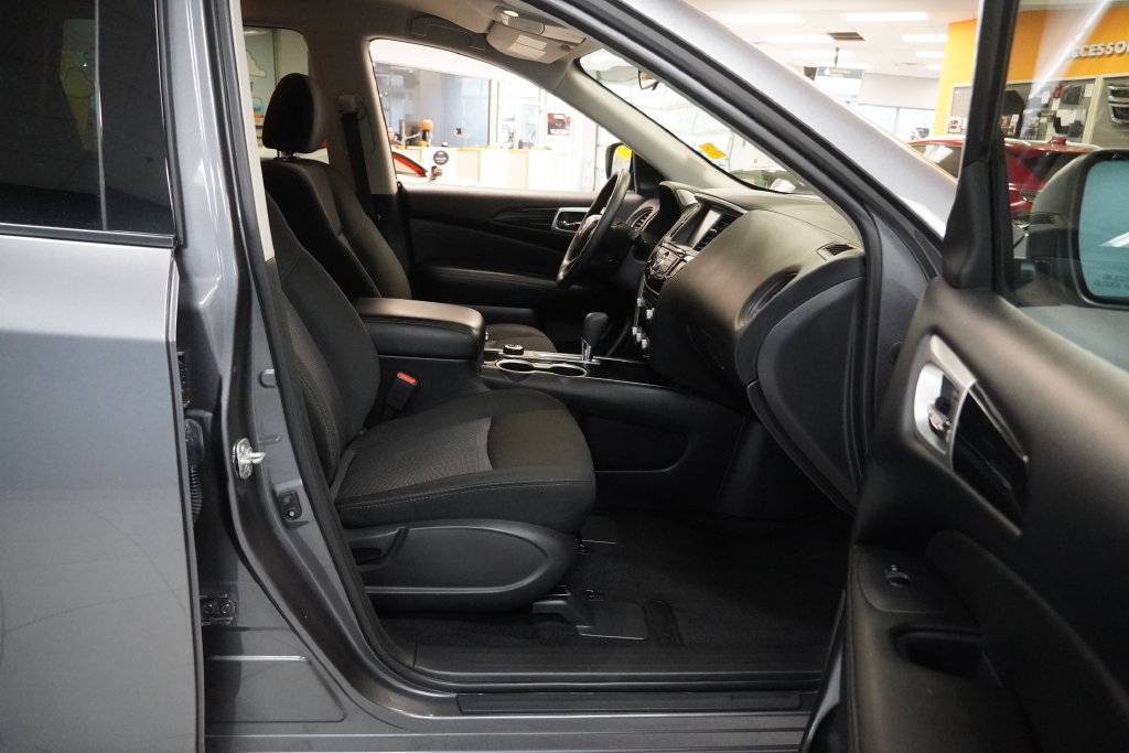 Used 2019 Nissan Pathfinder S AWD/4WD image 10