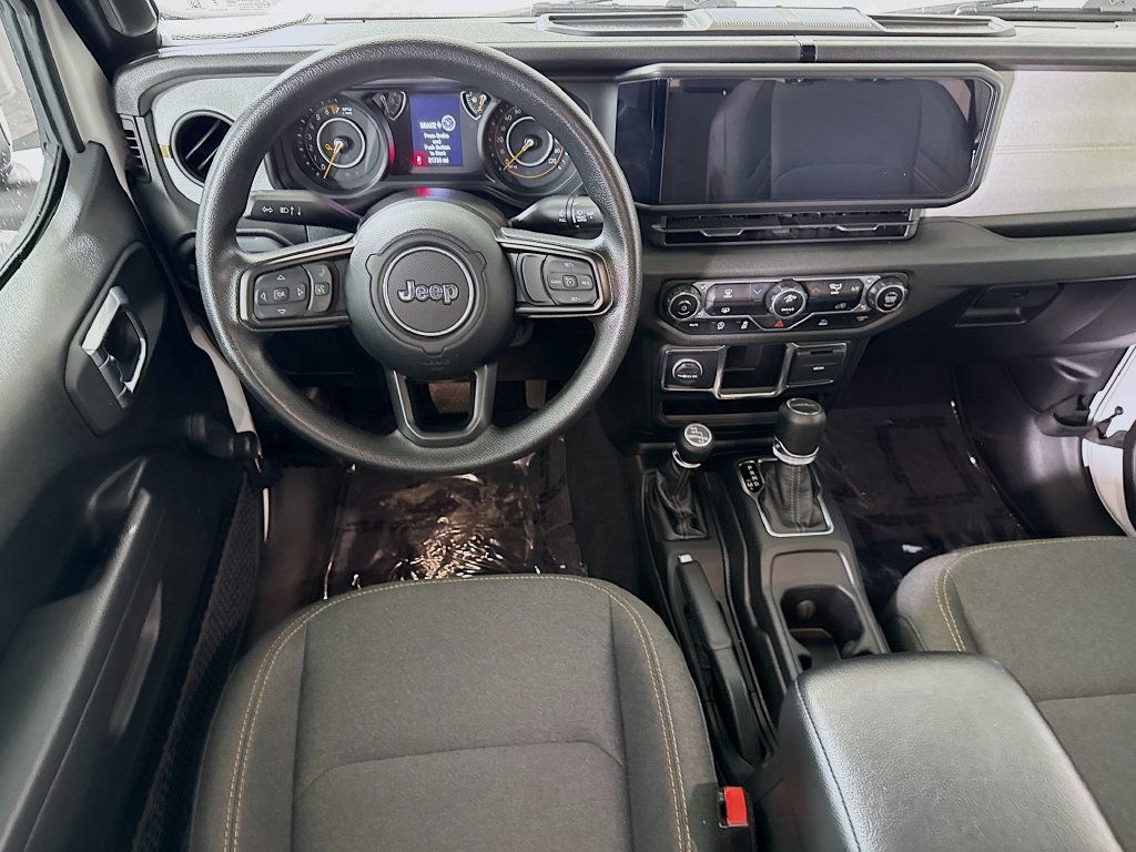 Used 2024 Jeep Gladiator Sport AWD/4WD image 3