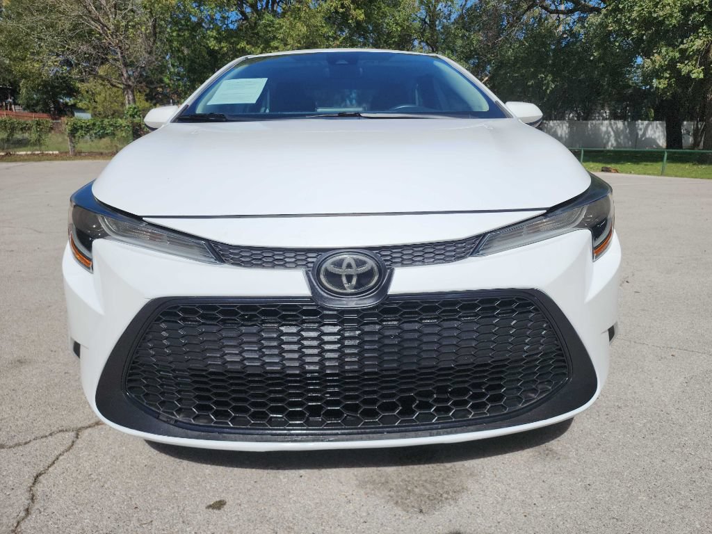 Used 2021 Toyota Corolla LE FWD image 2
