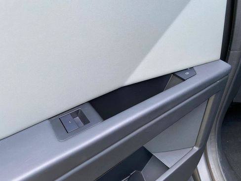 Used 2025 Tesla Cybertruck AWD Crew Cab image 28