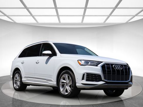 Used 2023 Audi Q7 2.0T Premium w/ Convenience Package AWD/4WD image 3