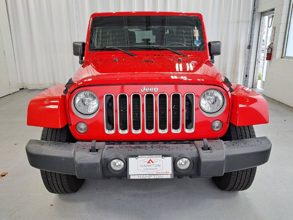 Used 2016 Jeep Wrangler Sahara w/ Connectivity Group AWD/4WD image 3