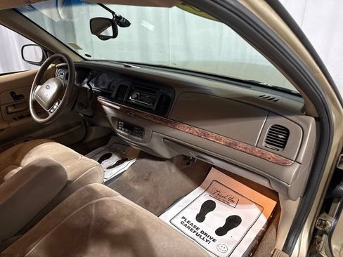 Used 2000 Ford Crown Victoria LX RWD image 22