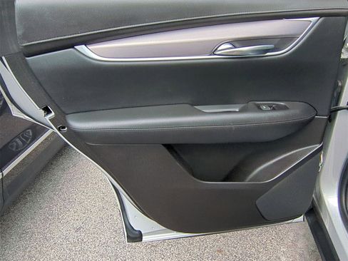 Certified 2018 Cadillac XT5 Luxury w/ Driver Awareness Package image 20