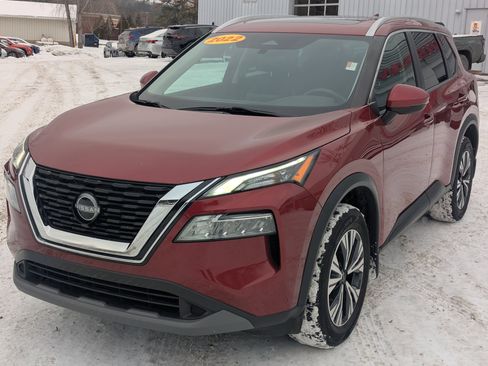 Used 2022 Nissan Rogue SV w/ SV Premium Package image 3