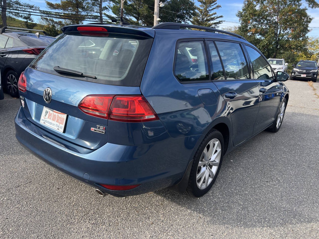Used 2017 Volkswagen Golf S AWD/4WD image 6