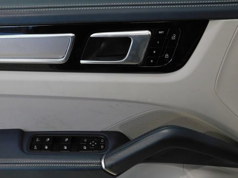 Used 2021 Porsche Cayenne GTS AWD/4WD image 9