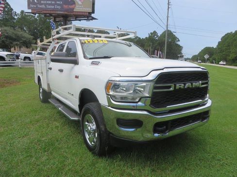Used 2021 RAM 2500 Tradesman w/ Chrome Appearance Group AWD/4WD image 4