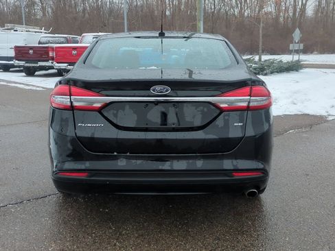 Used 2018 Ford Fusion SE w/ Fusion SE Technology Package image 7
