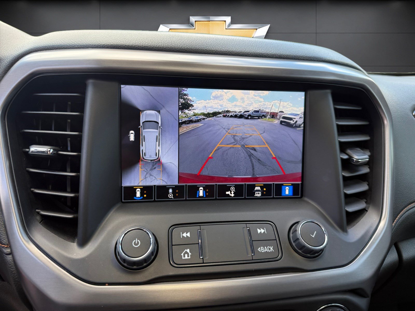 Used 2023 GMC Acadia AT4 w/ Technology Package AWD/4WD image 29