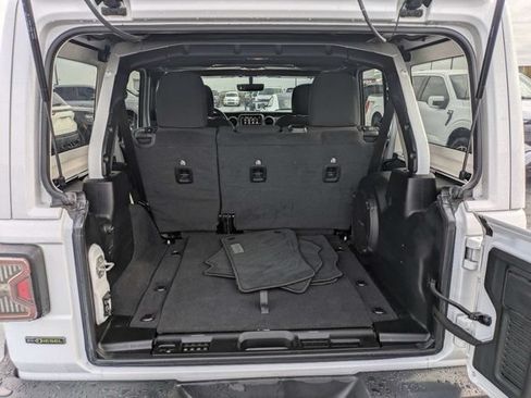 Used 2022 Jeep Wrangler Unlimited Sport w/ Sun And Sound Package AWD/4WD image 12