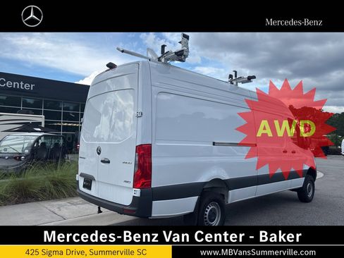 Used 2024 Mercedes-Benz Sprinter 2500 image 3