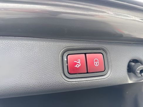 Used 2018 Mercedes-Benz E 63 AMG S image 30