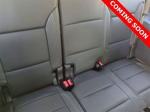 Used 2024 GMC Yukon SLT w/ SLT Luxury Package image 21