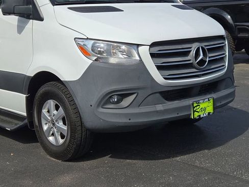 Used 2022 Mercedes-Benz Sprinter 2500 image 2