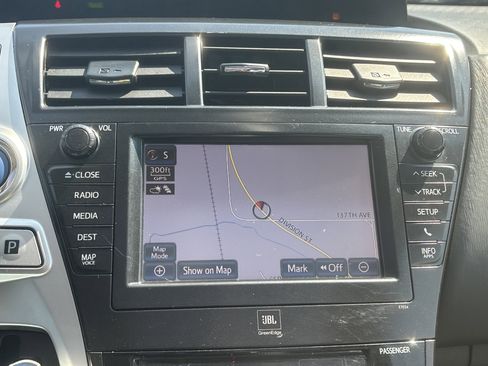 Used 2012 Toyota Prius V Five image 17