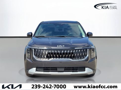 New 2026 Kia Carnival LX FWD image 2