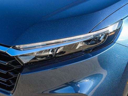 Certified 2025 Honda CR-V EX image 5