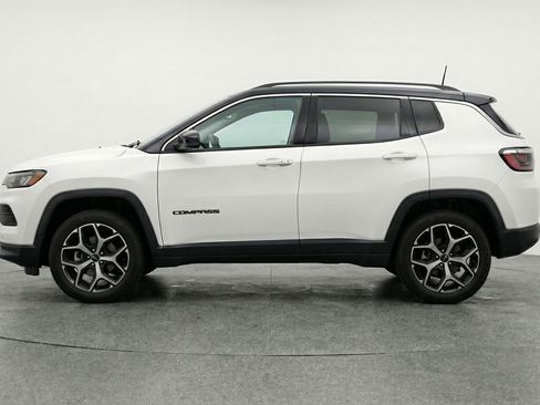 Used 2025 Jeep Compass Limited image 5