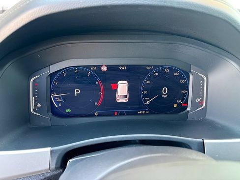 Used 2021 Volkswagen Atlas SEL FWD image 35