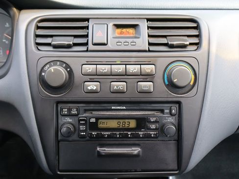 Used 2001 Honda Accord LX image 32