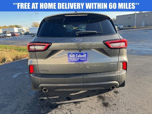 Used 2025 Ford Escape ST-Line w/ Cold Weather Package image 5