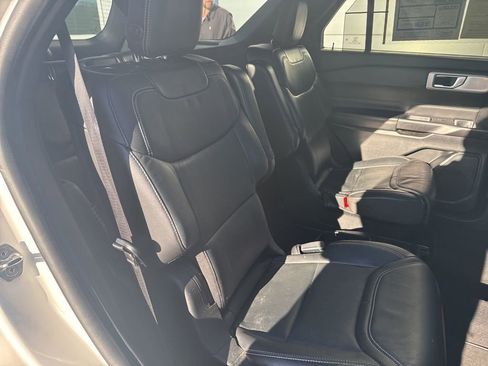 Certified 2020 Ford Explorer ST w/ Premium Technology Package image 30