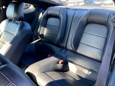 Used 2016 Ford Mustang GT Premium image 17