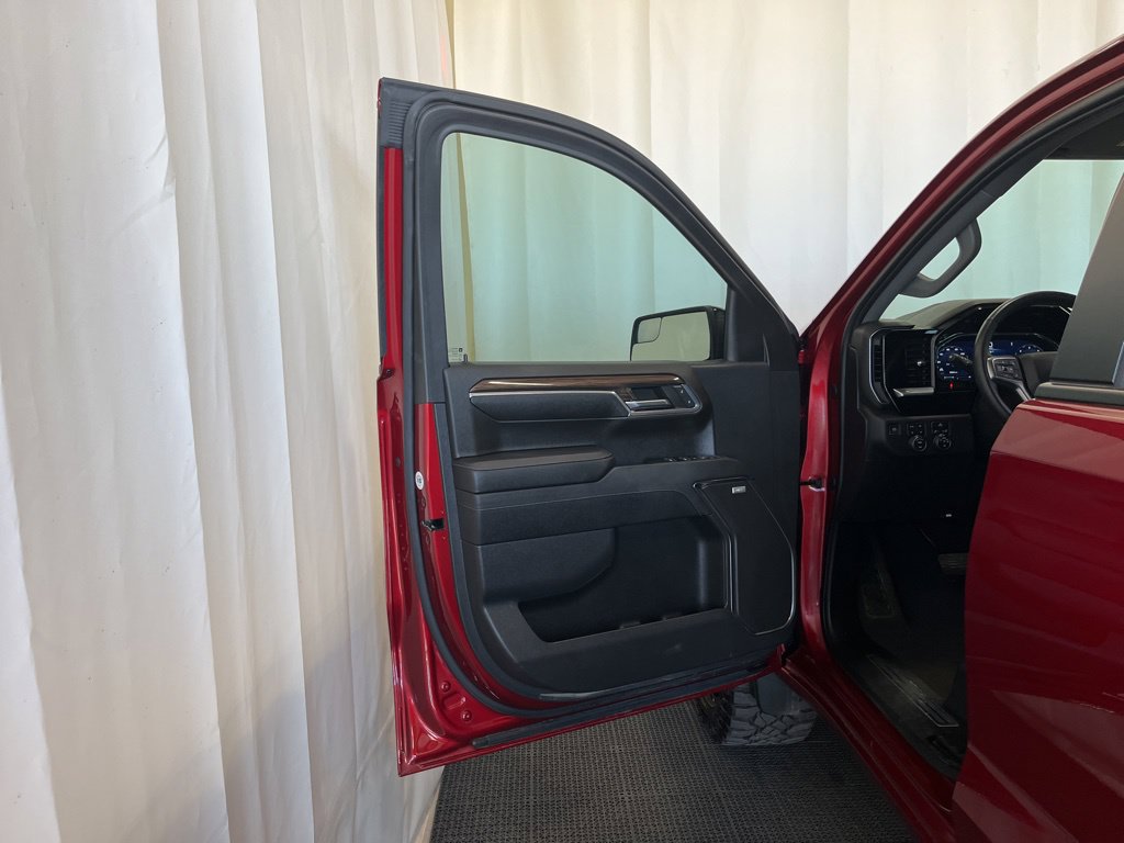 Used 2023 Chevrolet Silverado 1500 RST w/ Convenience Package II AWD/4WD image 16