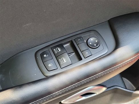 Used 2022 Dodge Challenger GT image 17