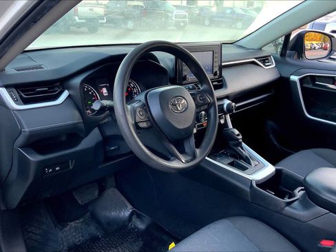 Used 2022 Toyota RAV4 XLE FWD image 17