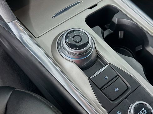 Used 2023 Ford Explorer Platinum w/ Technology Package AWD/4WD image 17