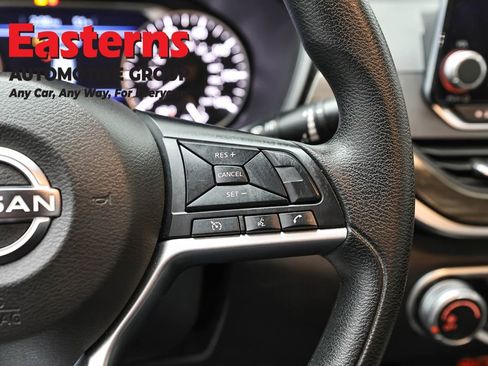 Used 2023 Nissan Altima 2.5 SV FWD image 16