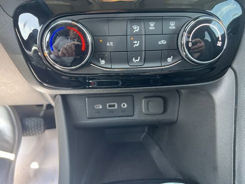 Certified 2023 Buick Encore GX Preferred w/ Cold Weather Comfort Package image 18