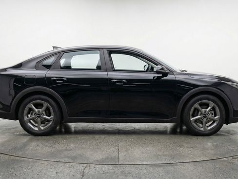 Used 2025 Kia K4 FWD image 11