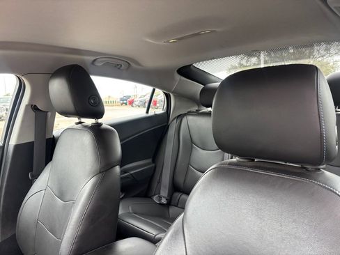 Used 2018 Chevrolet Volt Premier w/ Driver Confidence Package image 12
