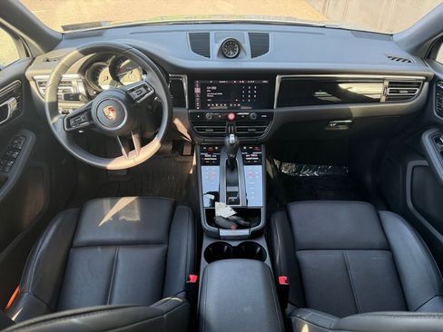 Certified 2026 Porsche Macan image 17