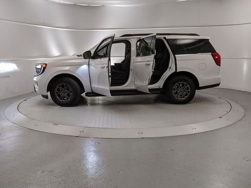 New 2025 Ford Expedition Active image 11