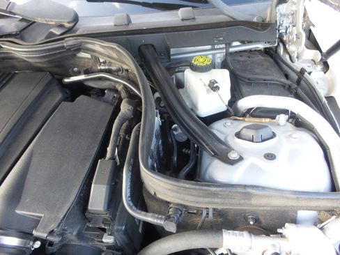 Used 2013 Mercedes-Benz C 250 Sport image 73