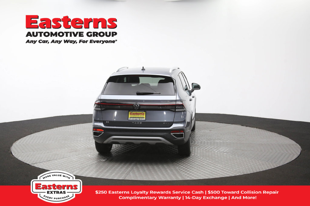 Used 2025 Volkswagen Taos SE AWD/4WD image 36