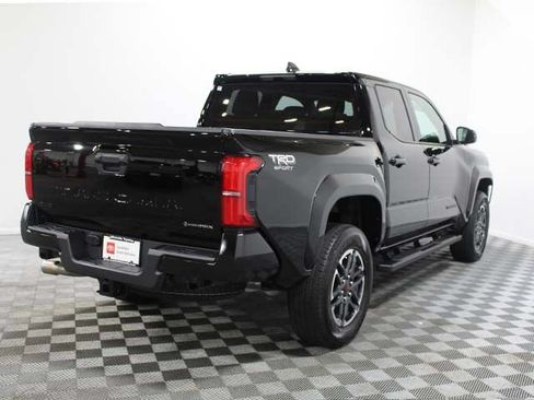 Certified 2025 Toyota Tacoma TRD Sport AWD/4WD image 6