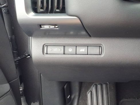 Used 2025 Nissan Pathfinder SL AWD/4WD image 22