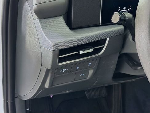 Used 2025 Hyundai Sonata SE image 12